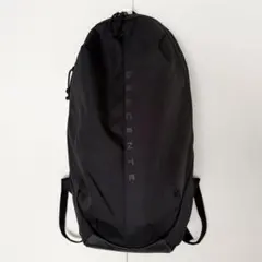 週末価格❗️DESCENTE デサント バックパック リュック ブラックのサムネイル