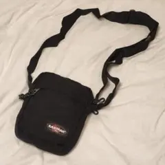 EASTPAK The One ブラック ショルダーバッグ イーストパック