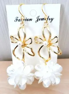 351# ピアス ハンドメイド フラワー レジン 桜 夏ピアス 秋ピアス