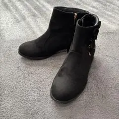 NUOVO girl ブーツ 22 ブラック　ショートブーツ　スエードブーツ