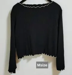 ブラック フリルネック ニット Mサイズ