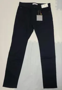 GU　ワンダーシェイプカラースキニーパンツ　　　 2020年モデル　名作