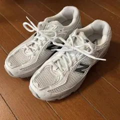 スニーカー　ホワイト　22.5のサムネイル