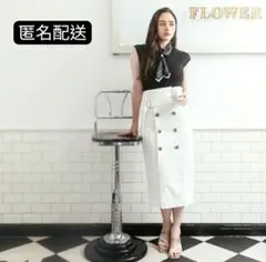 JILL by JILL STUART トレンチ　タイト　スカート　白　ボタンのサムネイル