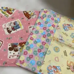 メリーボンボン布地ハギレ