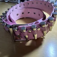 弾丸スタッズ付きピンクベルト