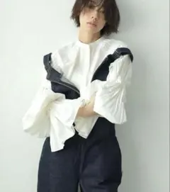 etre tokyo エトレトウキョウ キャンディースリーブタックシャツ 白のサムネイル