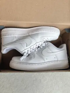 【美品】Nike Air Force 1 07ホワイト　24.0㎝