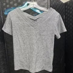 ○リブ編みグレーVネック半袖トップス Mサイズ