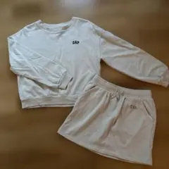 GAP トレーナーとスカートセット クリーム