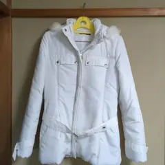 12日まで！ホワイト ダウン風ジャケット ファー付き