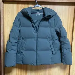 ユニクロシームレスダウンパーカー　グリーン　サイズM