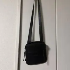 Armani Exchange ショルダーバッグ ブラック
