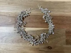 ウェディングヘッドドレス 花と葉のモチーフ