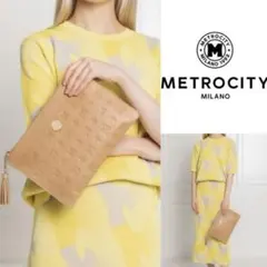 METROCITY エンボス レザー ハンドバッグ