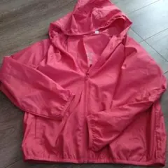 UNIQLO ポケッタブルUVパーカ 130　キッズ