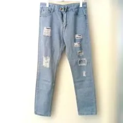 ライトブルーダメージデニムパンツ