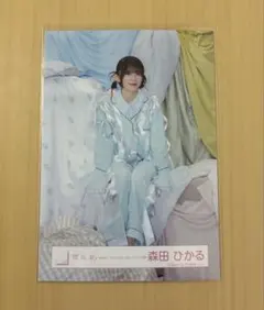 櫻坂46 What' KAZOKU MV衣装　森田ひかる　座りのサムネイル