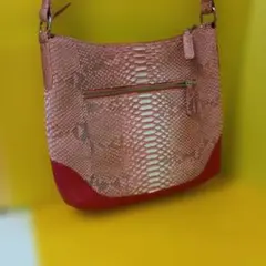 WEL♦ダイヤモンドパイソンレザー 本蛇革ショルダーバッグ　 ★ピンク&レッド★