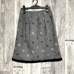 エムズグレイシー【美品】40 花柄刺繍ひざ丈スカート