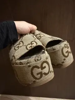 GUCCI GGロゴ プラットフォームサンダル