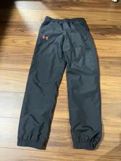 160cm Under Armour 黒 長ズボン