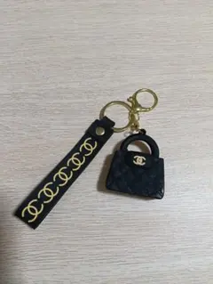 CHANELミニバッグ型キーホルダー