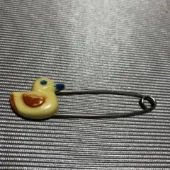 1970年代のfamiliarのアヒルデザイン ピンバッジ