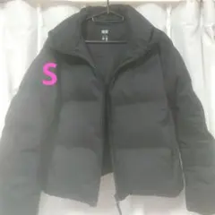 ユニクロ シームレスダウンショートジャケット ブラック