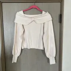 アイボリー オフショルダー セーター