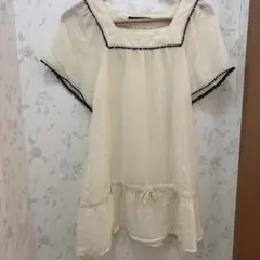 新品！PAGEBOY オフホワイト フリル ブラウスMのサムネイル