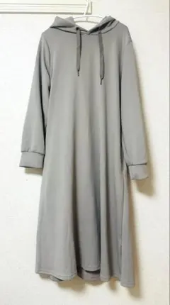 フード付きグレー　パーカーワンピース　M しまむら　両側ポケット付き
