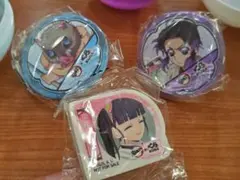 鬼滅の刃 ビッくらポン 缶バッジ2個、消しゴム１個