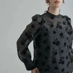 タグ付き未使用♡ ロペ ROPE 花柄シアーブラウス 黒 華やか 定価1.9万
