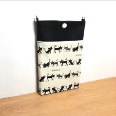 スマホポーチ(本体)　黒猫　サコッシュ　ミニショルダー