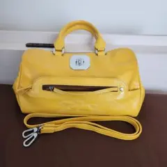 LONGCHAMPエナメルレザーイエロー ハンドバッグ ショルダーストラップ付き