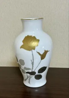 大倉陶園 花瓶 金彩 ハイビスカス柄 白磁 - メルカリ