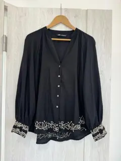 ZARA/ザラ コントラストエンブロイダリー ブラウス 刺繍