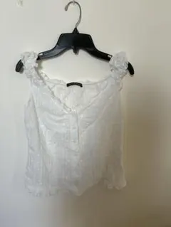 Brandy Melville ホワイトノースリーブシャツ