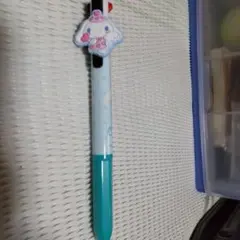 キャラクター付きの4色ボールペン