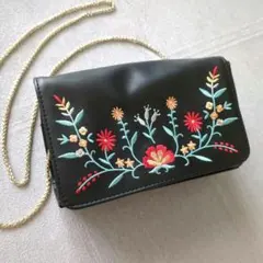 ショルダーバッグ　花柄　刺繍　ゴールドチェーン　黒　ミニショルダーバッグ　ヘザーのサムネイル