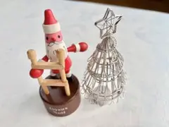 サンタクロースフィギュアとクリスマスツリー