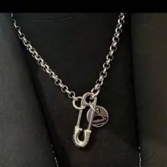 ヴィヴィアンウエストウッド 安全ピンネックレス