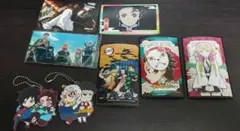 鬼滅の刃　キーホルダー　シール　セット