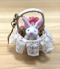 平成レトロ　うさぎ　ストラップ　花カゴ　ナチュラル　ミニチュア　ドール