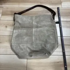 ベージュ スエード ショルダーバッグ