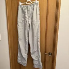 ライトグレー ストレートパンツ ジッパー付き ZARA