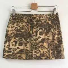 ヒョウ柄ミラー加工スカート
