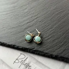 １１９６　再販ラスト　ゆれる小粒天然石カルセドニー　樹脂ピアス　イヤリング変更可