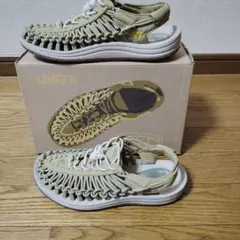 KEEN UNEEK MIMOSA2 24センチ
